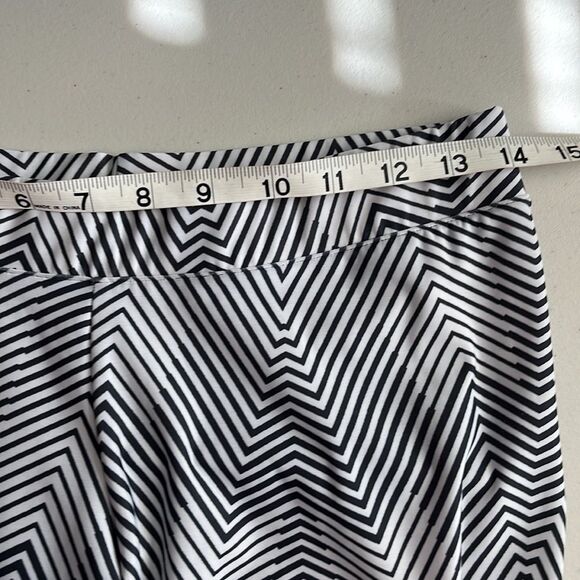 Under Armour Geometric Cropped Leggings Size Large - Picture 5 of 8